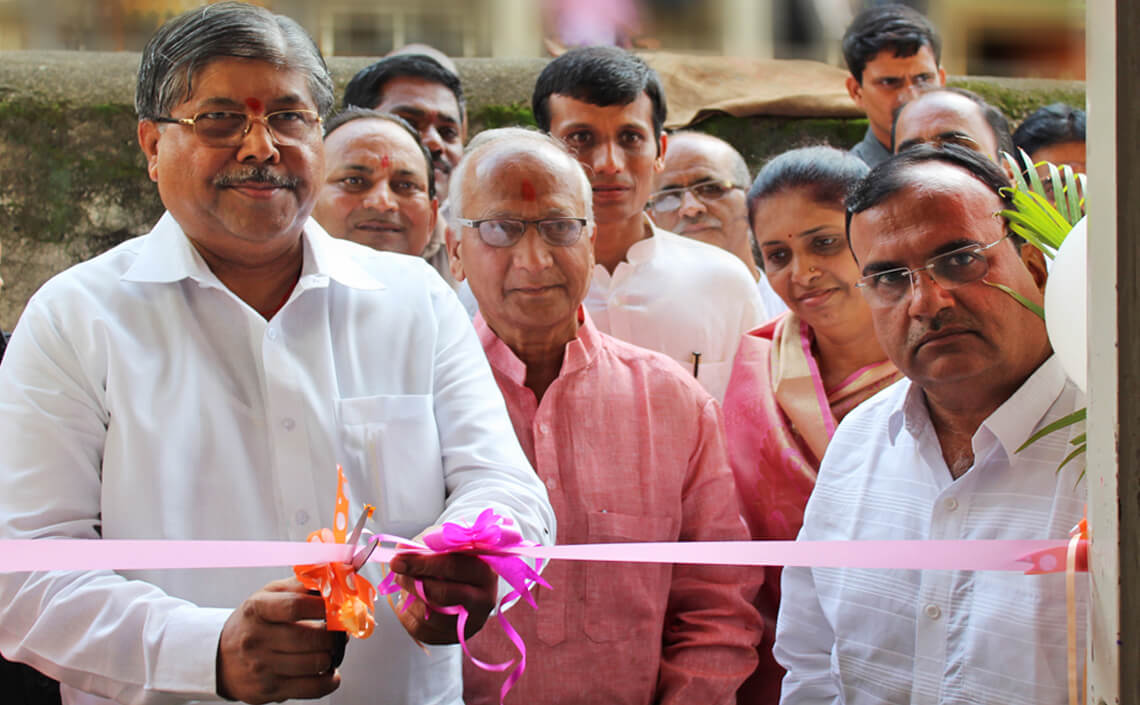 Read more about the article At Inauguration Ceremony of New Digital Class at Peth Wadgaon